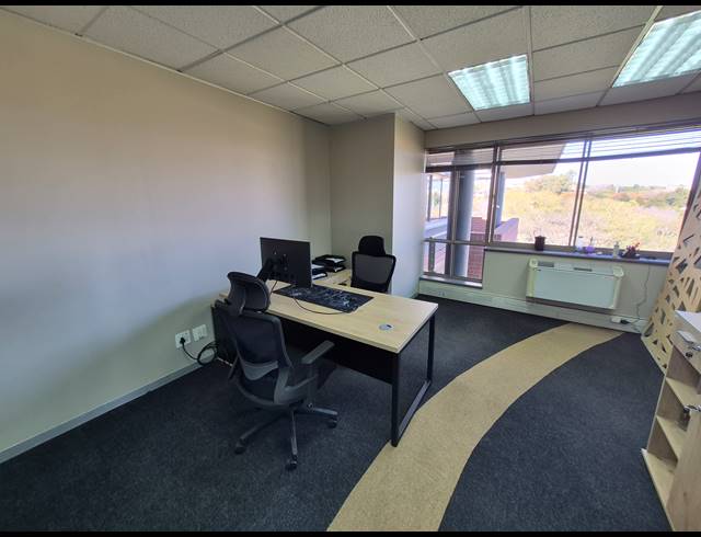 306M² OFFICE TO LET IN WOODMEAD